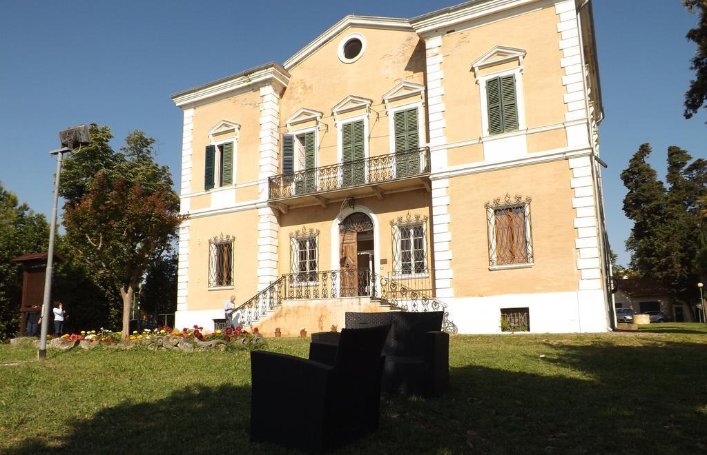Tenuta Villa Colle Sereno Montemarciano Exterior photo