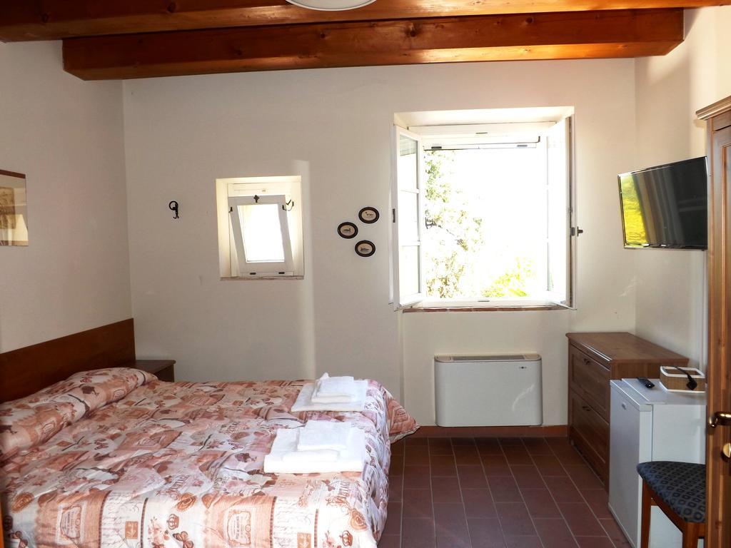 Tenuta Villa Colle Sereno Montemarciano Exterior photo